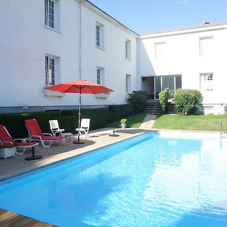 Hotel Des Biches Nuaille Bagian luar foto