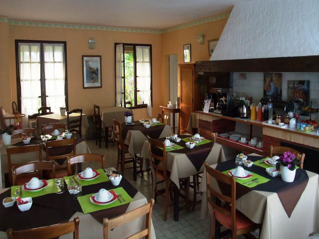 Hotel Des Biches Nuaille Bagian luar foto